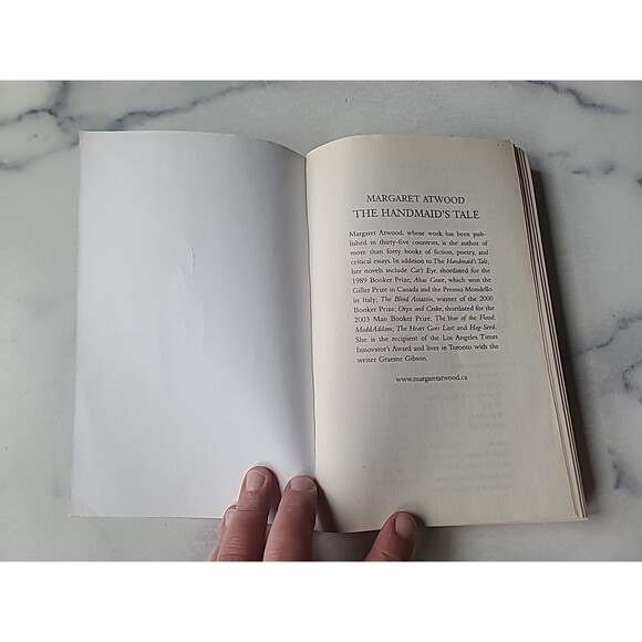 Handmaid's Tale (Movie Tie-In) by Margaret Atwood (2017, Trade Paperback) - Picture 2 of 10